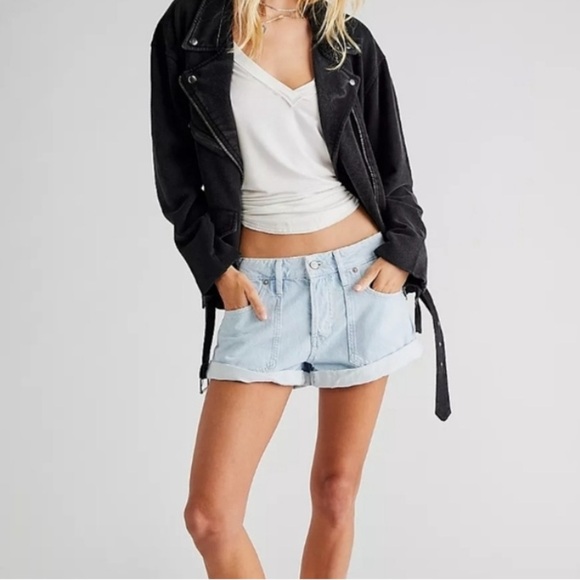 We The Free Beginners Luck Low Rise Slouch Shorts - Picture 2 of 6